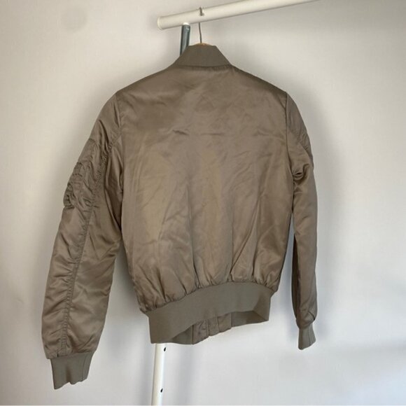 THE Group by Babaton Gilman Bomber Modern Taupe - Picture 9 of 10